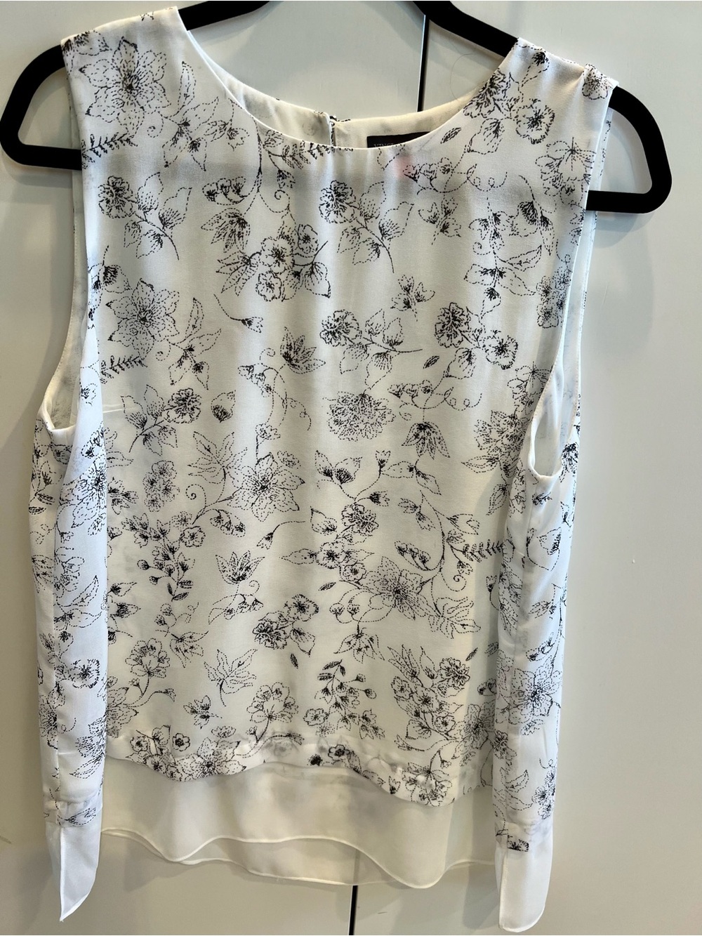 Vince Camuto White Sleeveless Floral Print Camisole